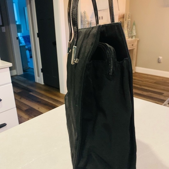 Gucci Shoulder Bag - Picture 7 of 11